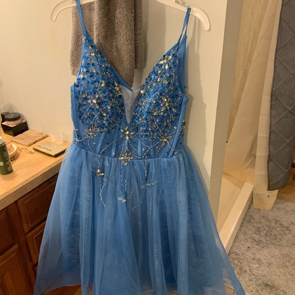 Homecoming Dress size 4-6 - Picture 2 of 2